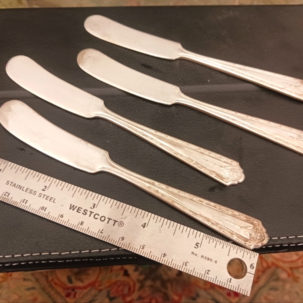 Butter knives
